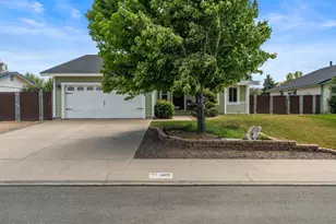 1413 Patricia Dr, Gardnerville, NV 89460 - Photo 1