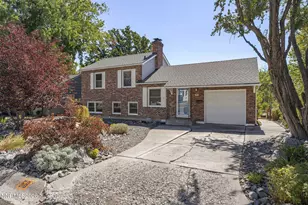 68 Sunnyside Dr, Reno, NV 89503 - Photo 1