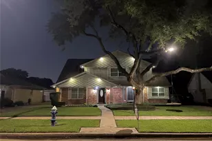 9223 Petersham Dr, Houston, TX 77031 - Photo 4