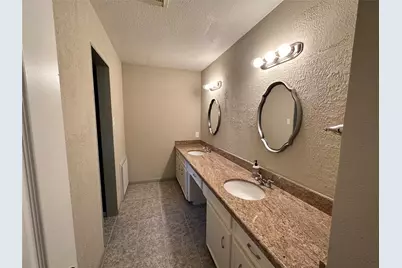 9223 Petersham Drive, Houston, TX 77031 - Photo 34