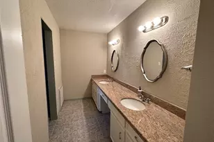 9223 Petersham Dr, Houston, TX 77031 - Photo 34