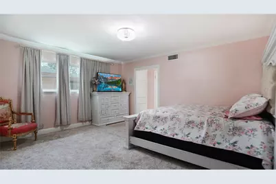 9223 Petersham Drive, Houston, TX 77031 - Photo 26