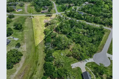 375 Thousand Oaks Drive, Angleton, TX 77515 - Photo 6