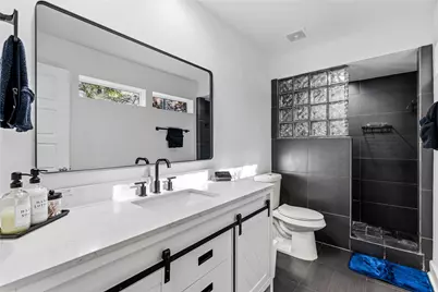 2025 Colquitt Street #A, Houston, TX 77098 - Photo 6