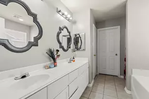 217 Kellyn Ct, Conroe, TX 77306 - Photo 14