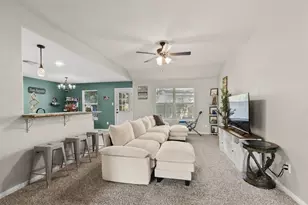 217 Kellyn Ct, Conroe, TX 77306 - Photo 6