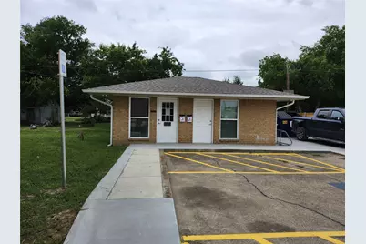 306 W Avenue D, Rosebud, TX 76570 - Photo 1