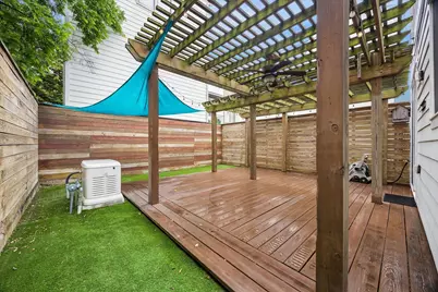 1609 Saint Charles Street #B, Houston, TX 77003 - Photo 8