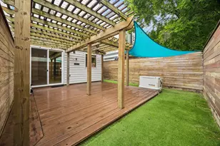 1609 St Charles St, Houston, TX 77003 - Photo 2
