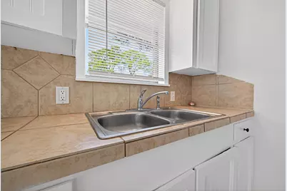 312 Travis Street, Richmond, TX 77469 - Photo 12
