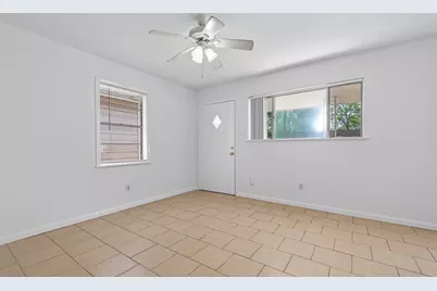 312 Travis Street, Richmond, TX 77469 - Photo 4