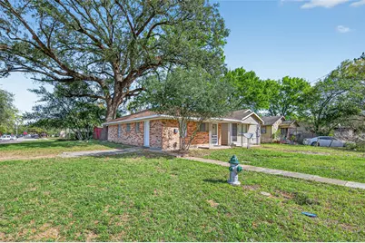 312 Travis Street, Richmond, TX 77469 - Photo 2