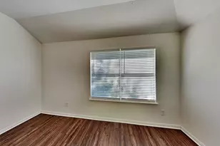 13210 Ambrosa Dr, Houston, TX 77044 - Photo 8