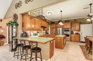 2403 White Tail Ln, Lake Jackson, TX 77566 - Photo 10