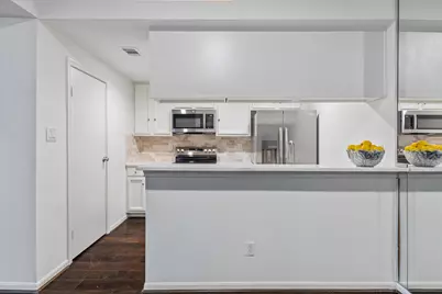 11711 Memorial Drive #540, Houston, TX 77024 - Photo 14