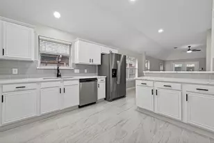 21725 York Timbers Dr, Kingwood, TX 77339 - Photo 16