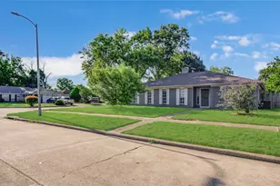 9430 Claridge Dr, Houston, TX 77031 - Photo 2