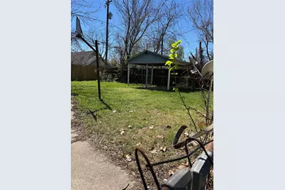 109 Schilling Street, Baytown, TX 77520 - Photo 12