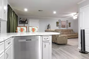 407 Ash St, El Campo, TX 77437 - Photo 26
