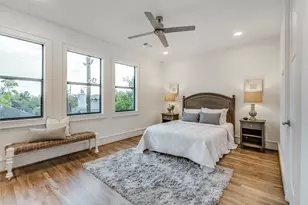 1638 Castle Ct, Houston, TX 77006 - Photo 22