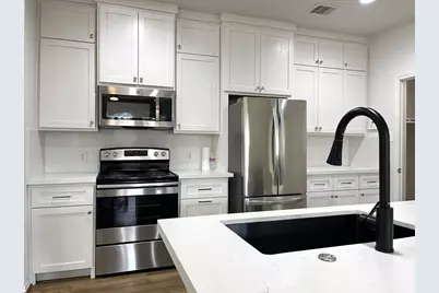 7042 Plum Creek Terrace Lane, Houston, TX 77087 - Photo 2