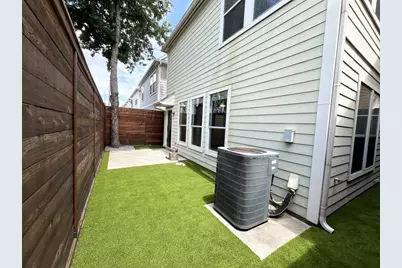 7042 Plum Creek Terrace Lane, Houston, TX 77087 - Photo 28