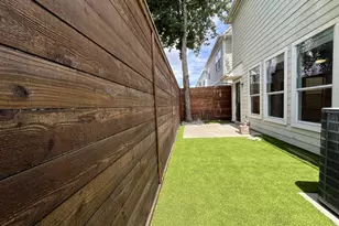 7042 Plum Creek Terrace Ln, Houston, TX 77087 - Photo 32