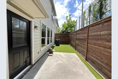7042 Plum Creek Terrace Lane, Houston, TX 77087 - Photo 28