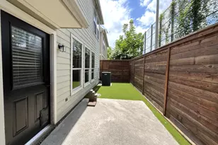7042 Plum Creek Terrace Ln, Houston, TX 77087 - Photo 30