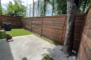 7042 Plum Creek Terrace Ln, Houston, TX 77087 - Photo 30