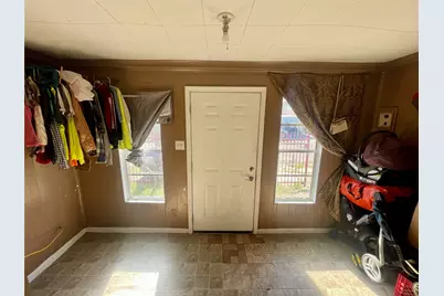 7541 Avenue F, Houston, TX 77012 - Photo 2