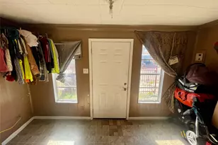 7541 Avenue F, Houston, TX 77012 - Photo 2