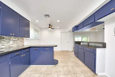 4038 Mischire Drive, Houston, TX 77025 - Photo 12