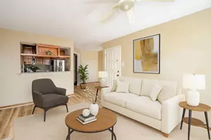 10211 Sugar Branch Dr, Houston, TX 77036 - Photo 4