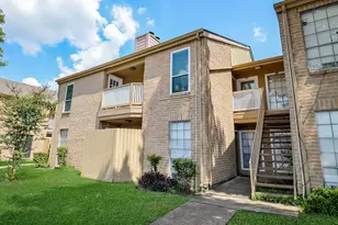 10211 Sugar Branch Dr, Houston, TX 77036 - Photo 2
