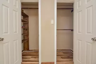 10211 Sugar Branch Dr, Houston, TX 77036 - Photo 14