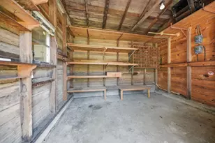 104 E Nichols St, Bellville, TX 77418 - Photo 22