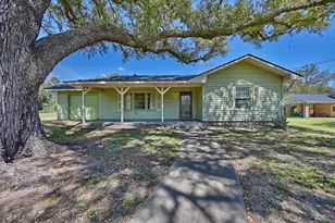 104 E Nichols St, Bellville, TX 77418 - Photo 1