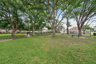 2109 Lander Ln, Houston, TX 77057 - Photo 32