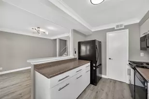 2109 Lander Ln, Houston, TX 77057 - Photo 14