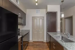 2930 Plum Creek Ln, Houston, TX 77087 - Photo 6