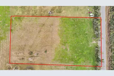 1402 County Road 34, Angleton, TX 77515 - Photo 2