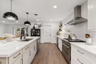 9206 Kapri Ln, Houston, TX 77025 - Photo 16