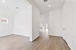 3804 Sunrise Ln, League City, TX 77573 - Photo 4