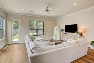 823 W 24th St, Houston, TX 77008 - Photo 16