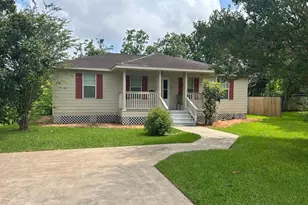 123 Robinson Rd, Oyster Creek, TX 77541 - Photo 1