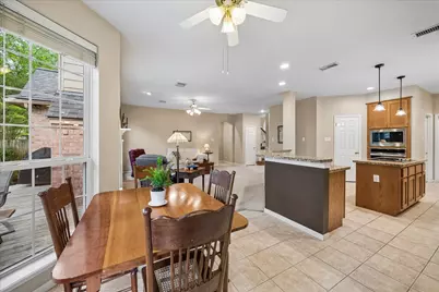 30 N Dragonwood Place, The Woodlands, TX 77381 - Photo 10