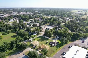 807 S State St, Madisonville, TX 77864 - Photo 4