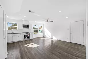 7123 Bywood St, Houston, TX 77028 - Photo 2