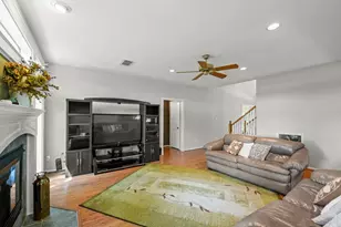 2446 Plantation Bend Dr, Sugar Land, TX 77478 - Photo 12